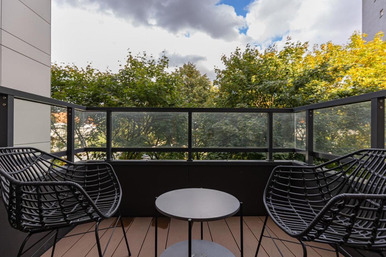 Srodmiescie Warsaw Muranow Apartments With Parking By Noclegi Renters 외부 사진