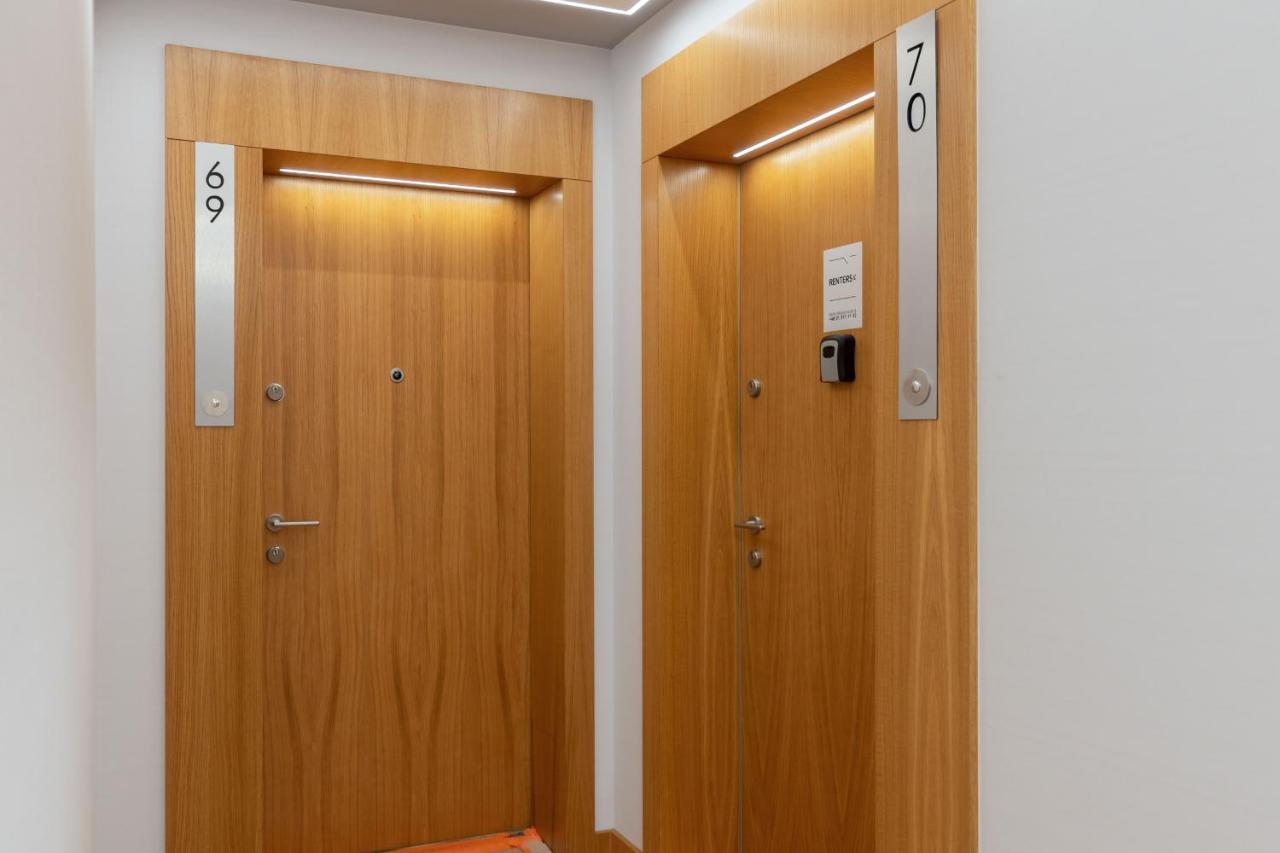 Srodmiescie Warsaw Muranow Apartments With Parking By Noclegi Renters 외부 사진