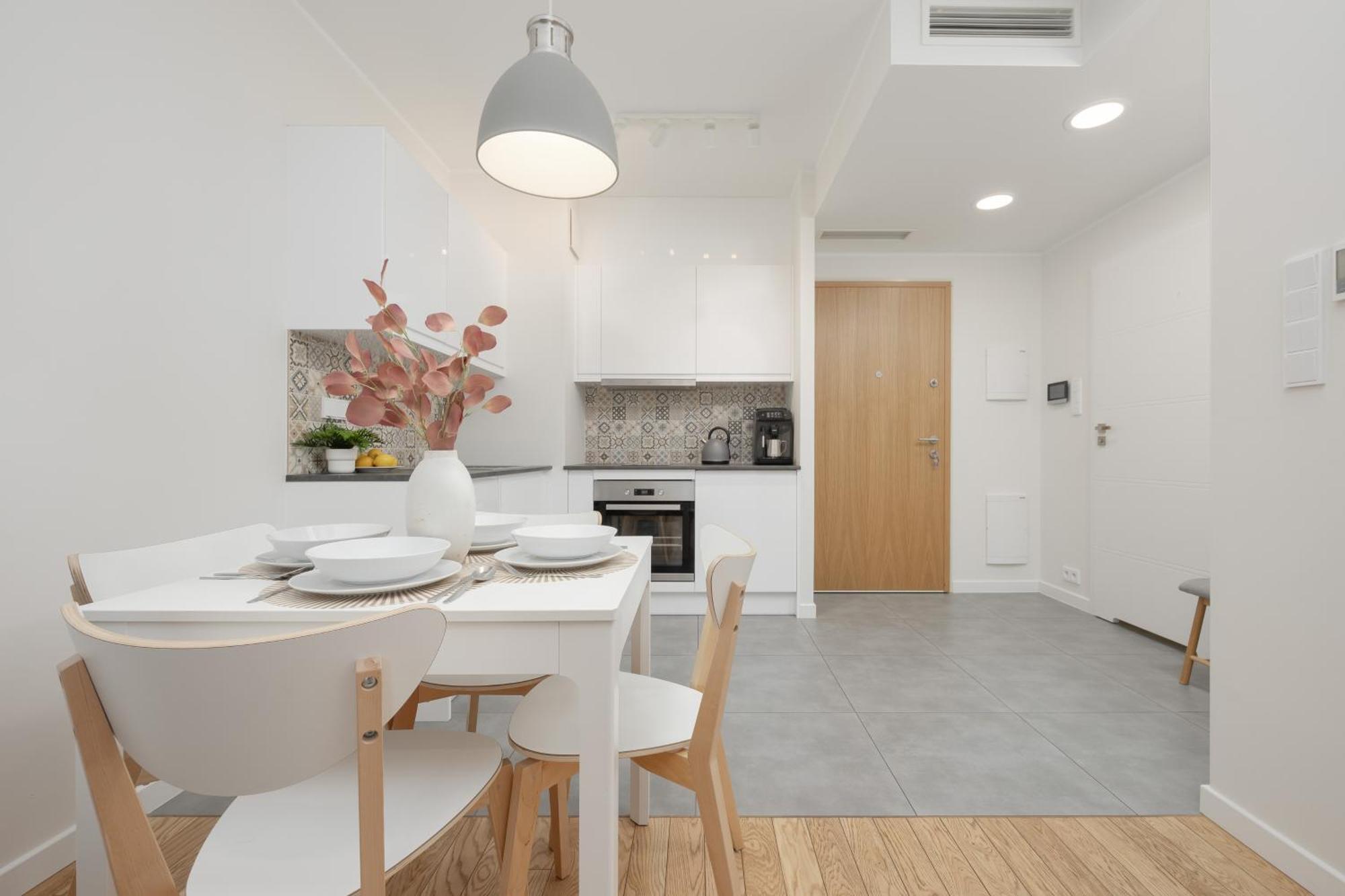 Srodmiescie Warsaw Muranow Apartments With Parking By Noclegi Renters 외부 사진