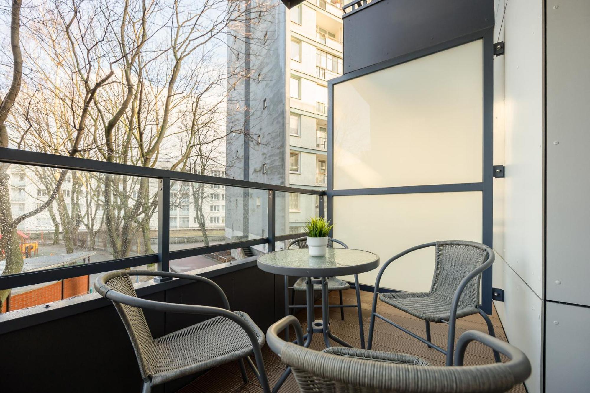 Srodmiescie Warsaw Muranow Apartments With Parking By Noclegi Renters 외부 사진