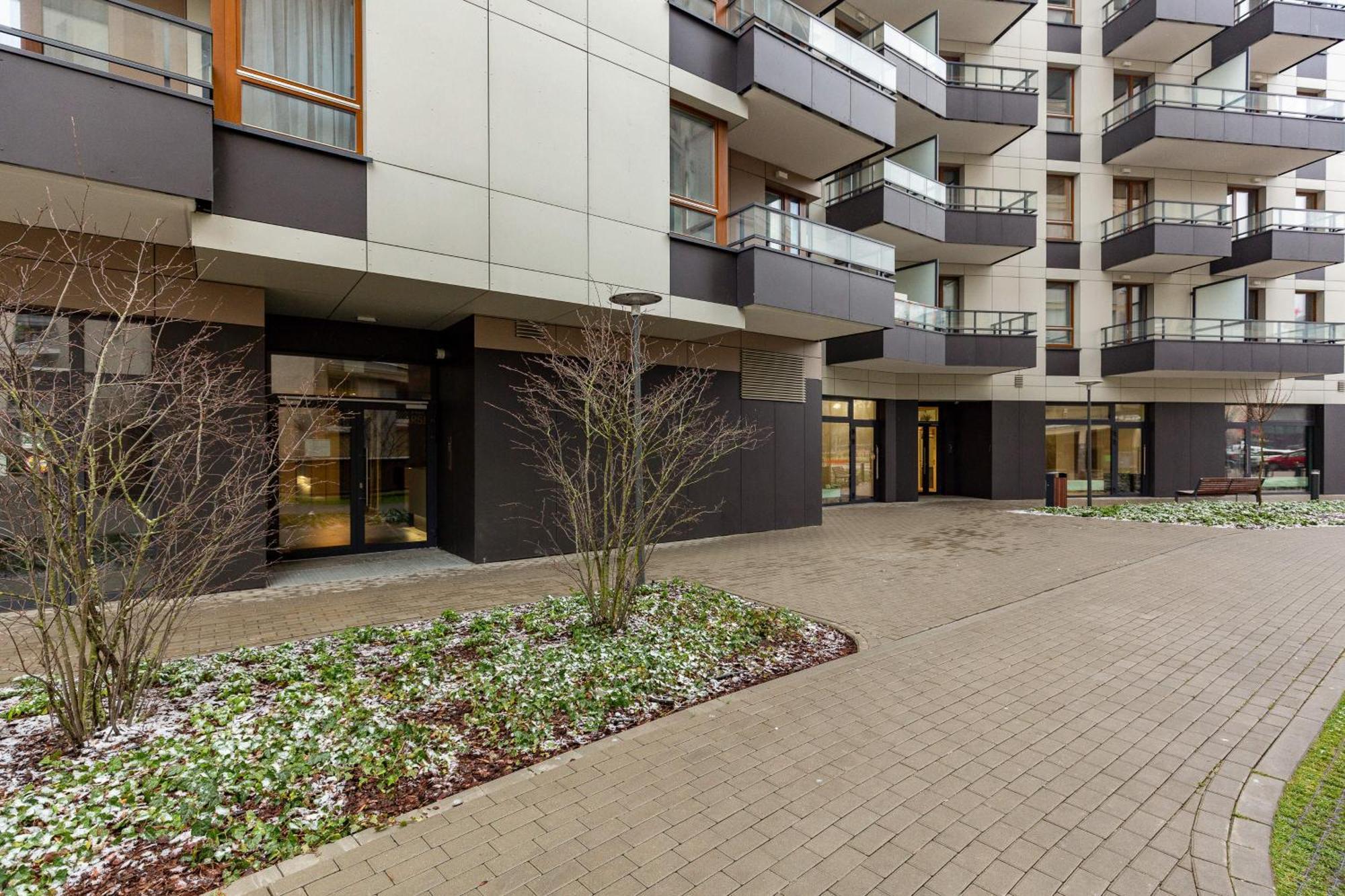 Srodmiescie Warsaw Muranow Apartments With Parking By Noclegi Renters 외부 사진
