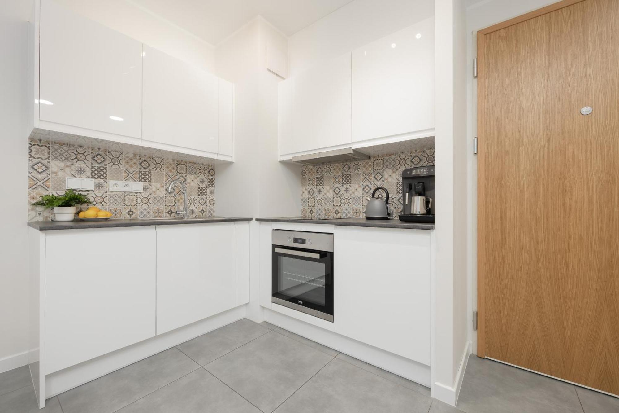 Srodmiescie Warsaw Muranow Apartments With Parking By Noclegi Renters 외부 사진