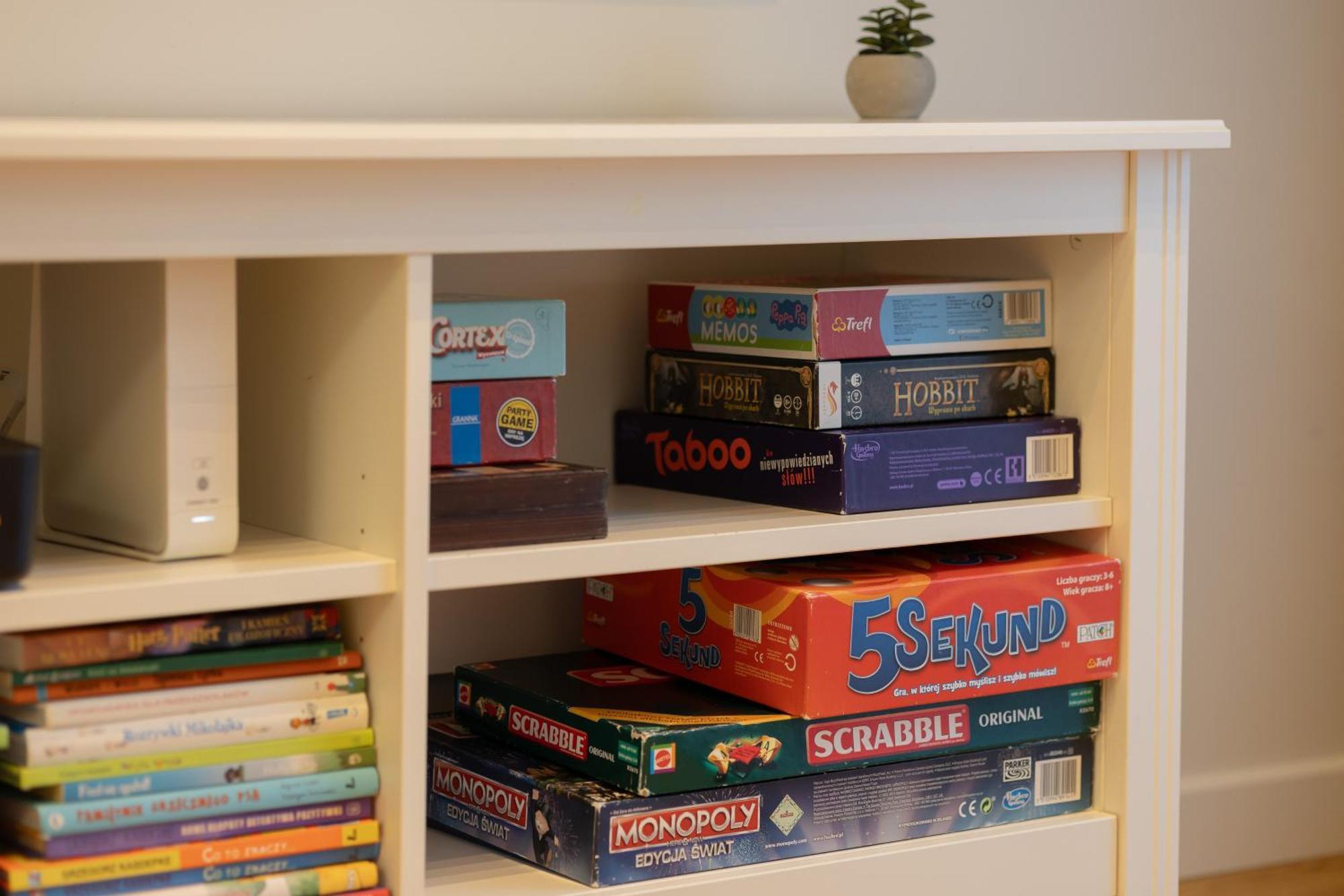 Srodmiescie Warsaw Muranow Apartments With Parking By Noclegi Renters 외부 사진